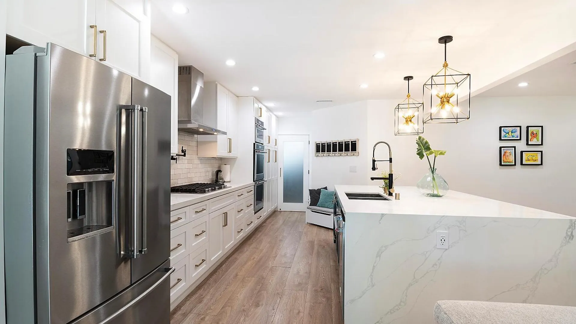 Spacious Family Villa With Large Backyard Los Angeles