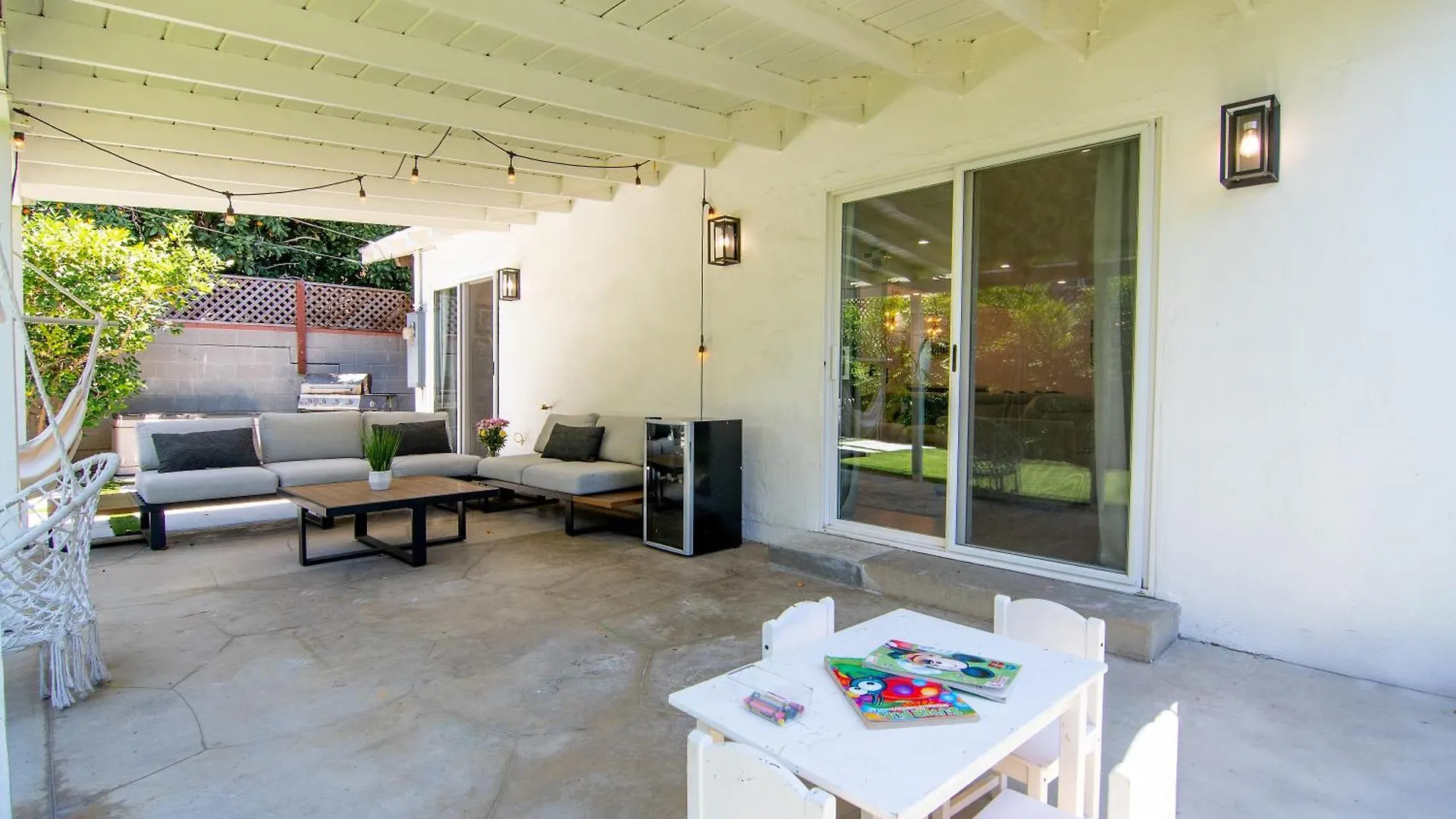 Spacious Family Villa With Large Backyard Los Angeles