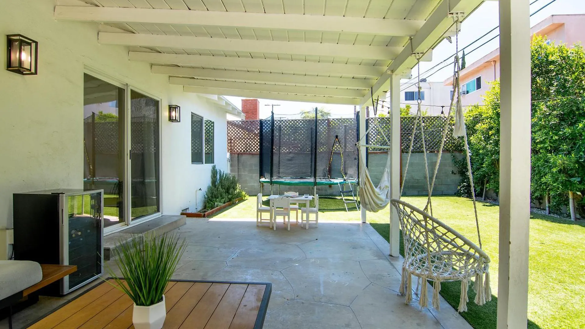 Spacious Family Villa With Large Backyard Los Angeles ABD