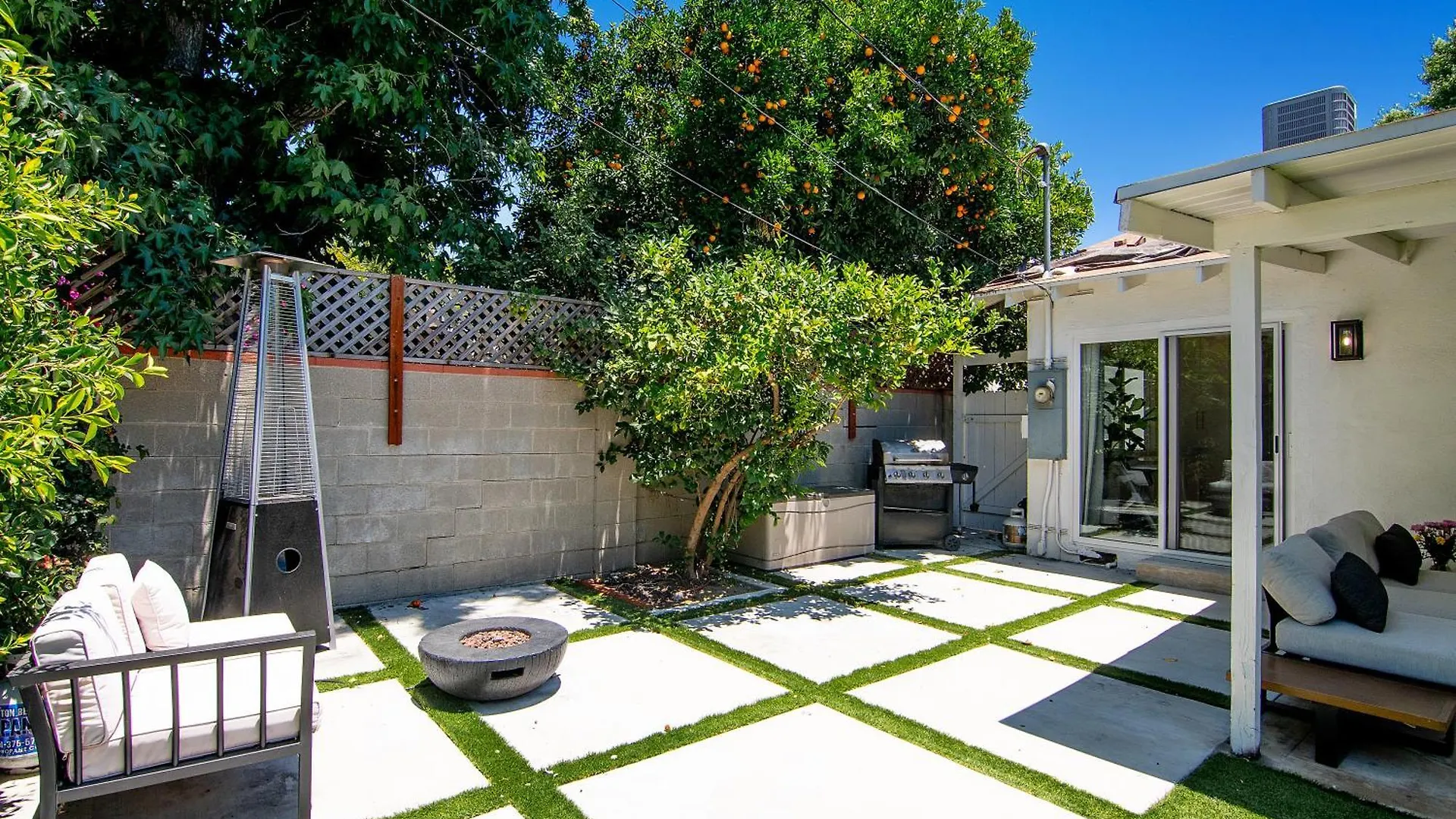 Spacious Family Villa With Large Backyard Los Angeles